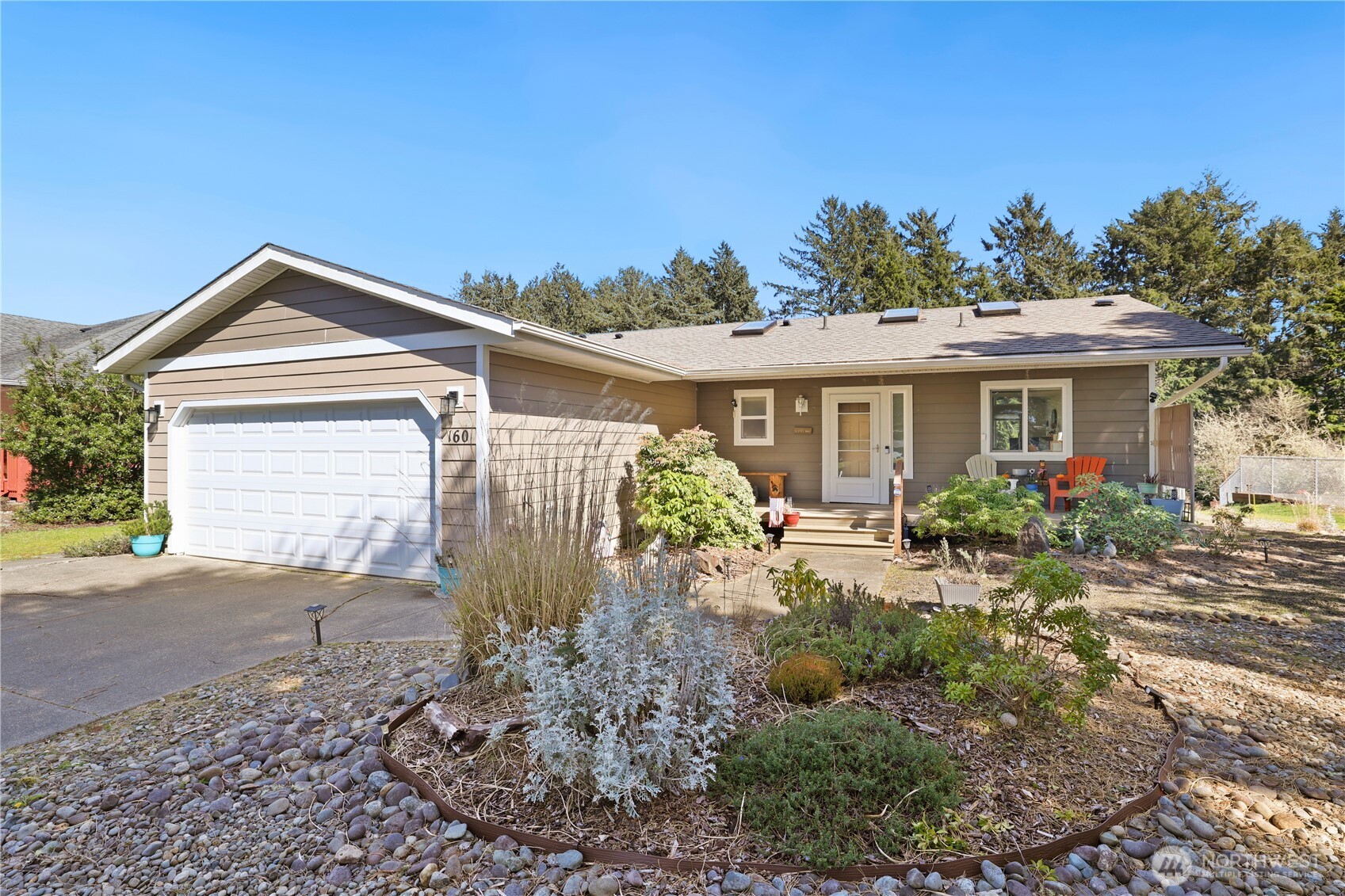 160 Dolphin Avenue NE, Ocean Shores, WA 98569