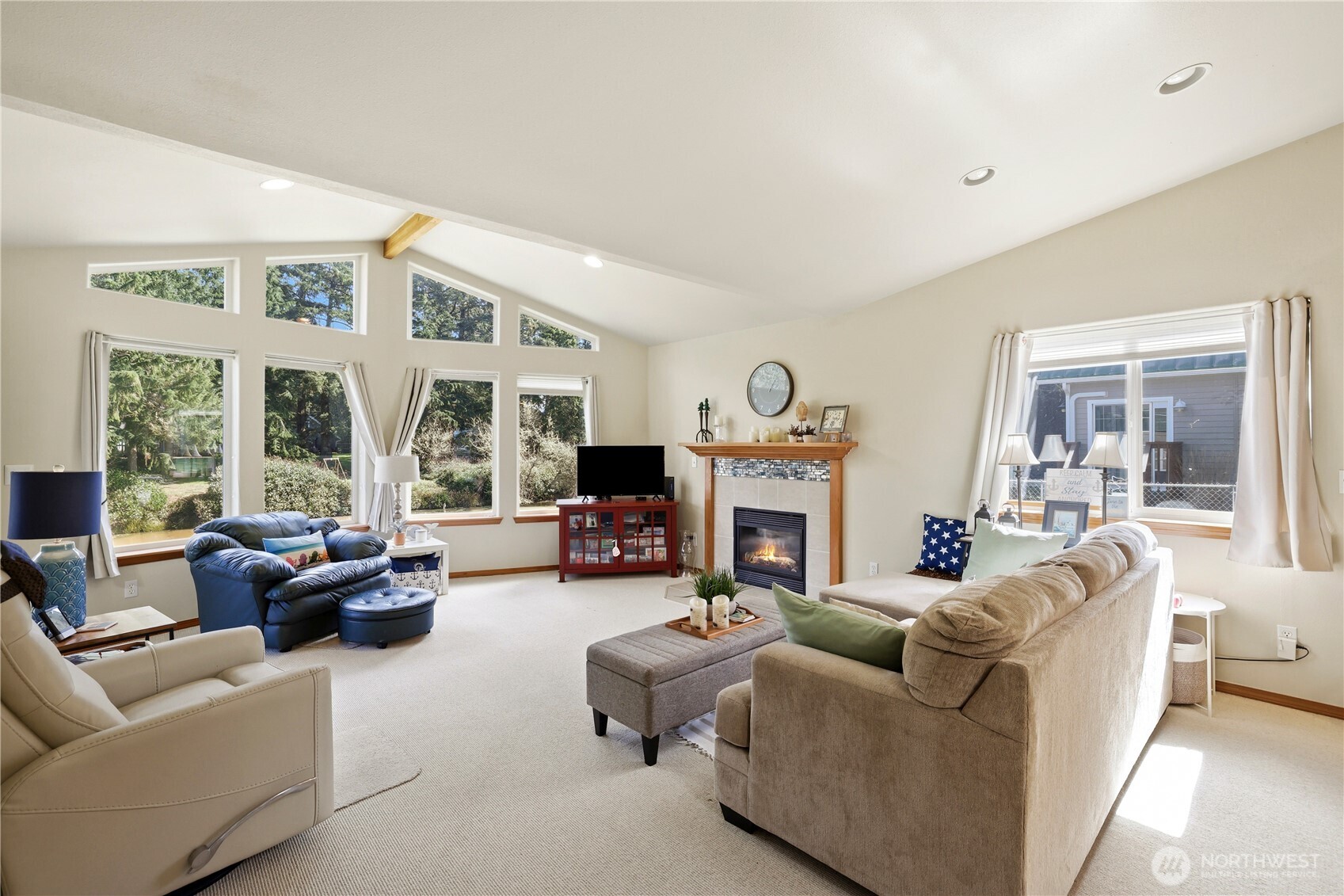 160 Dolphin Avenue NE, Ocean Shores, WA 98569