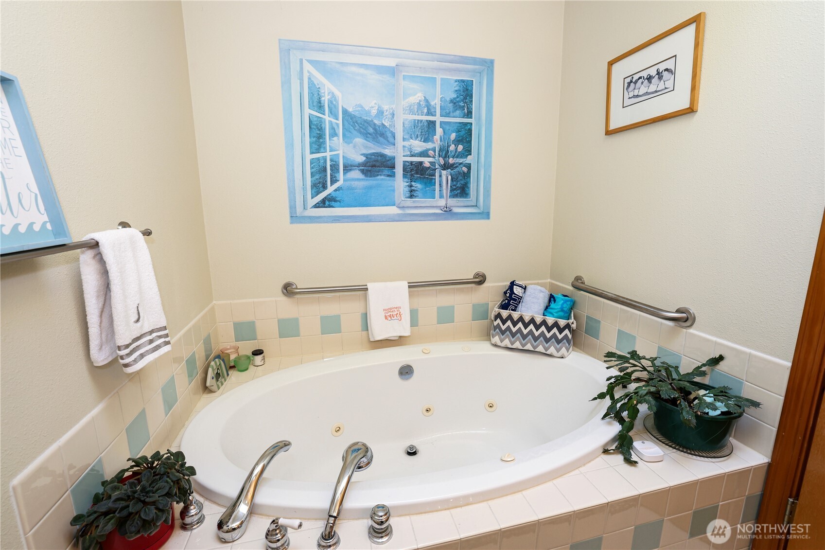 160 Dolphin Avenue NE, Ocean Shores, WA 98569