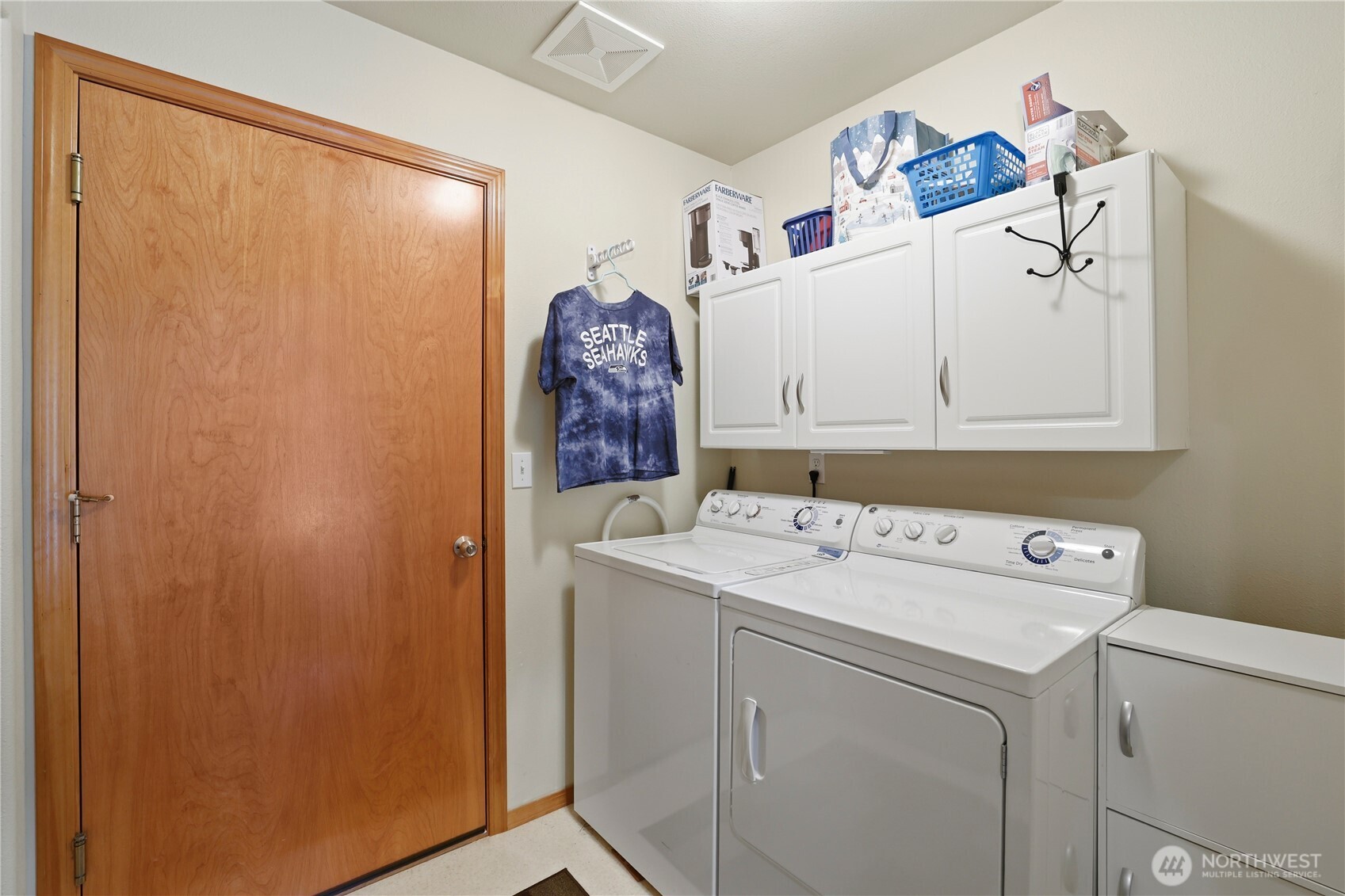 160 Dolphin Avenue NE, Ocean Shores, WA 98569