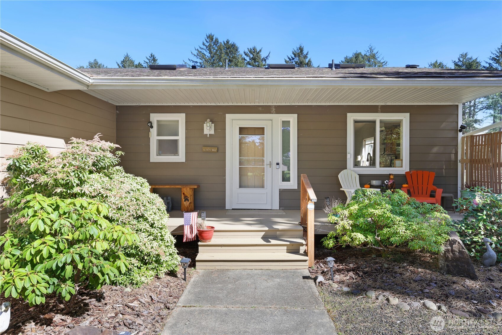 160 Dolphin Avenue NE, Ocean Shores, WA 98569