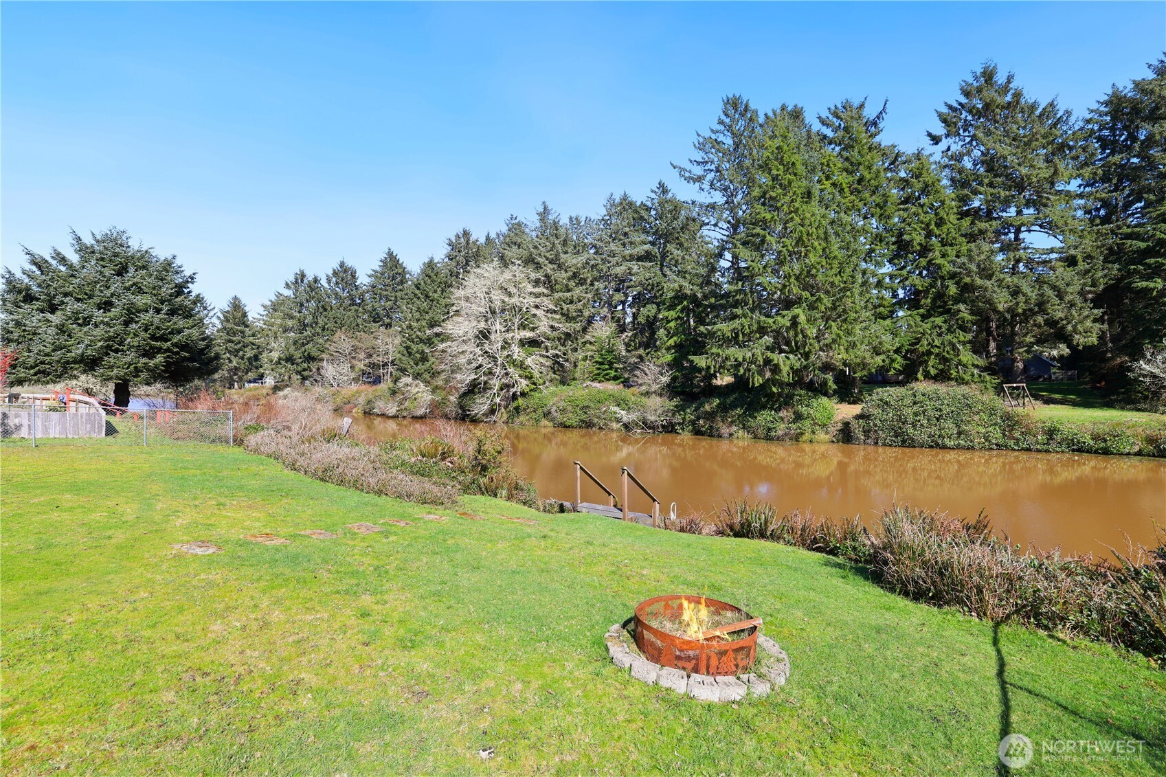 160 Dolphin Avenue NE, Ocean Shores, WA 98569