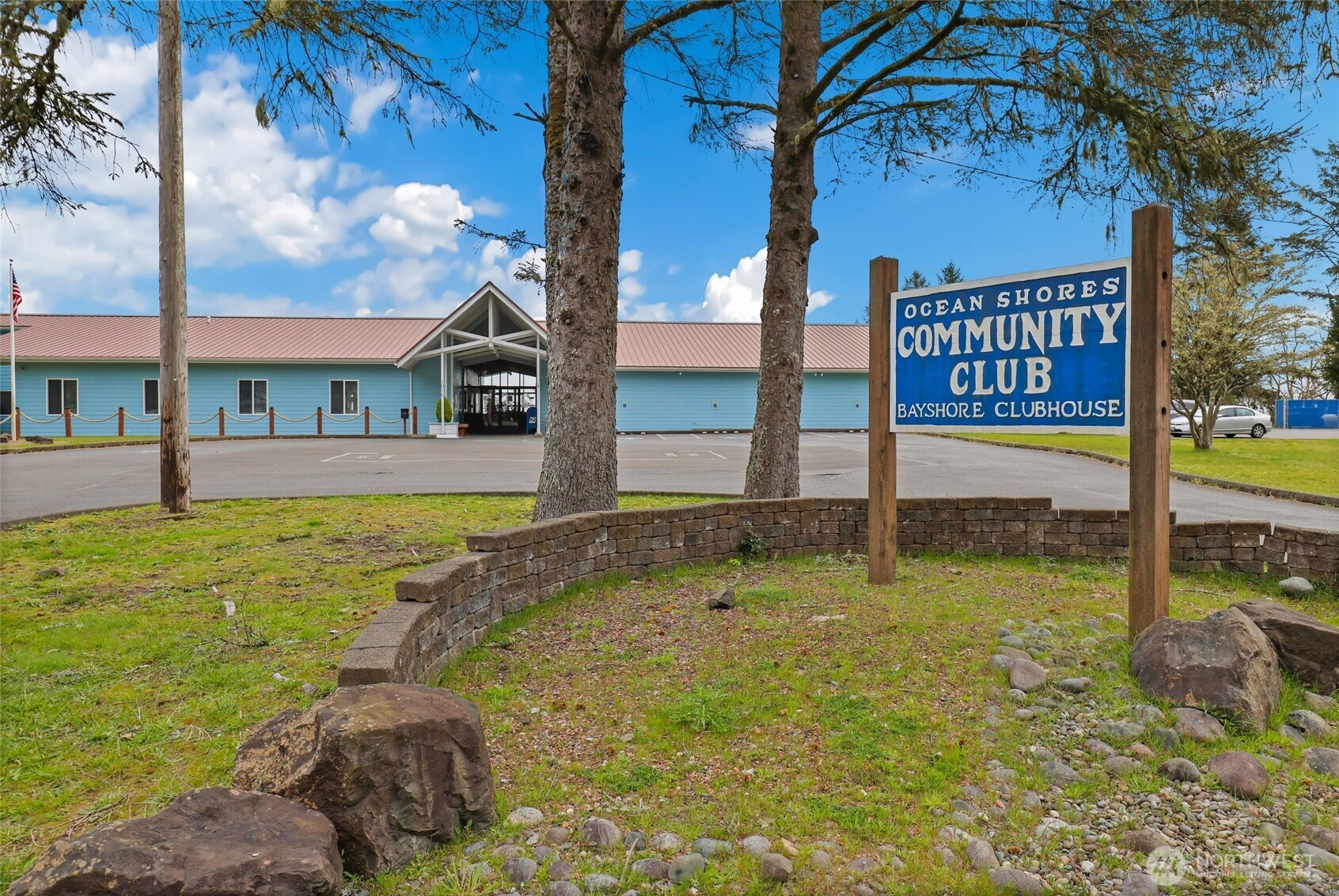 160 Dolphin Avenue NE, Ocean Shores, WA 98569