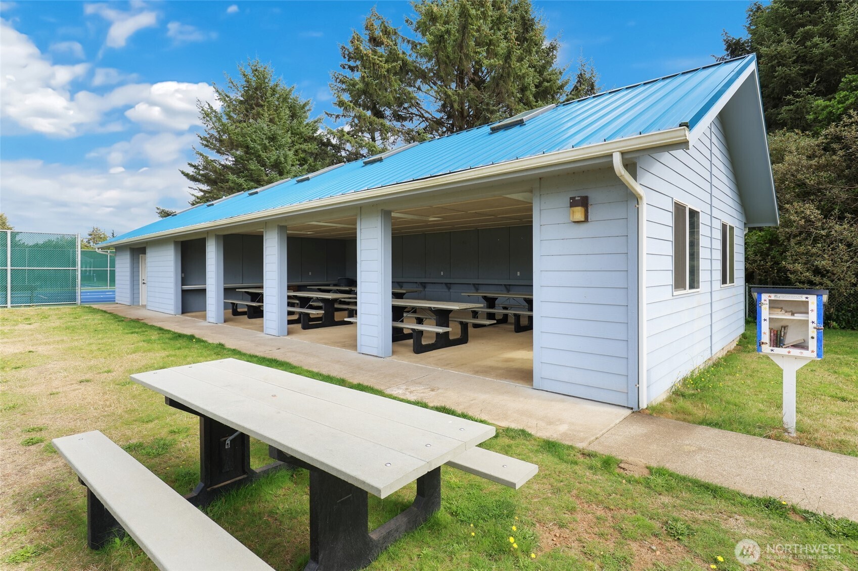 160 Dolphin Avenue NE, Ocean Shores, WA 98569