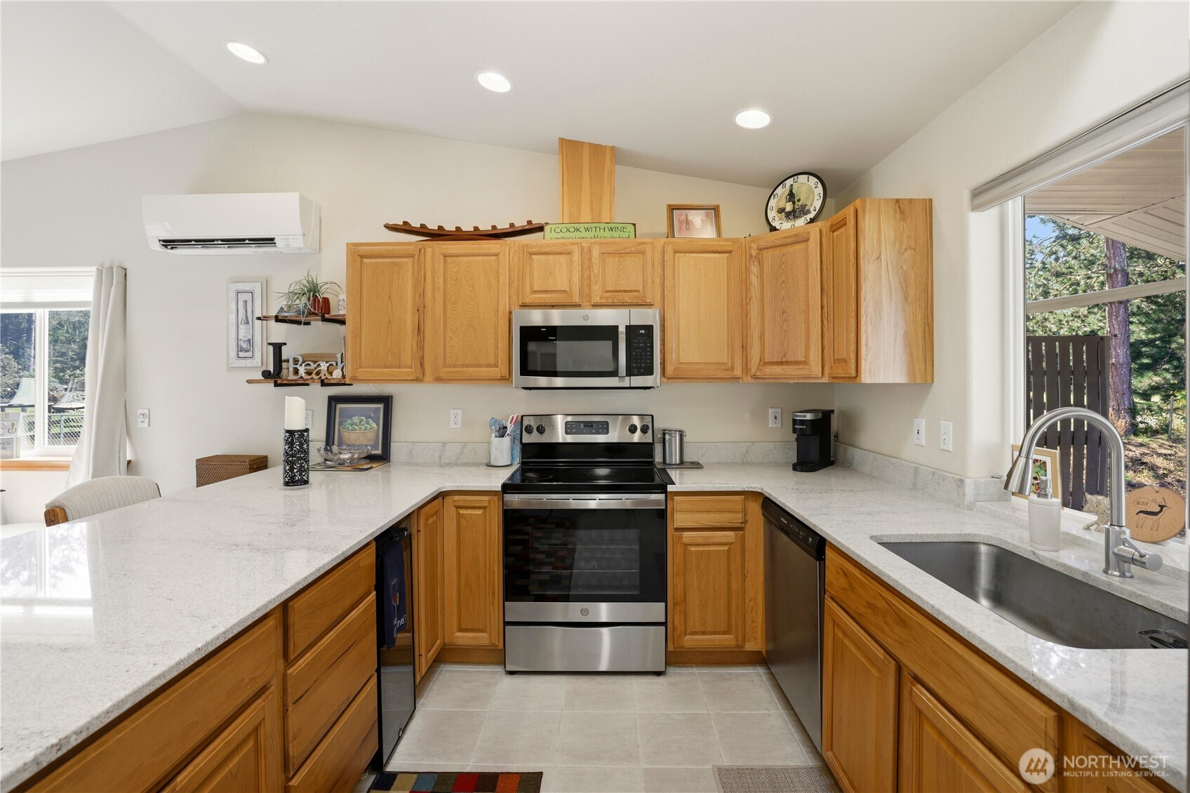 160 Dolphin Avenue NE, Ocean Shores, WA 98569