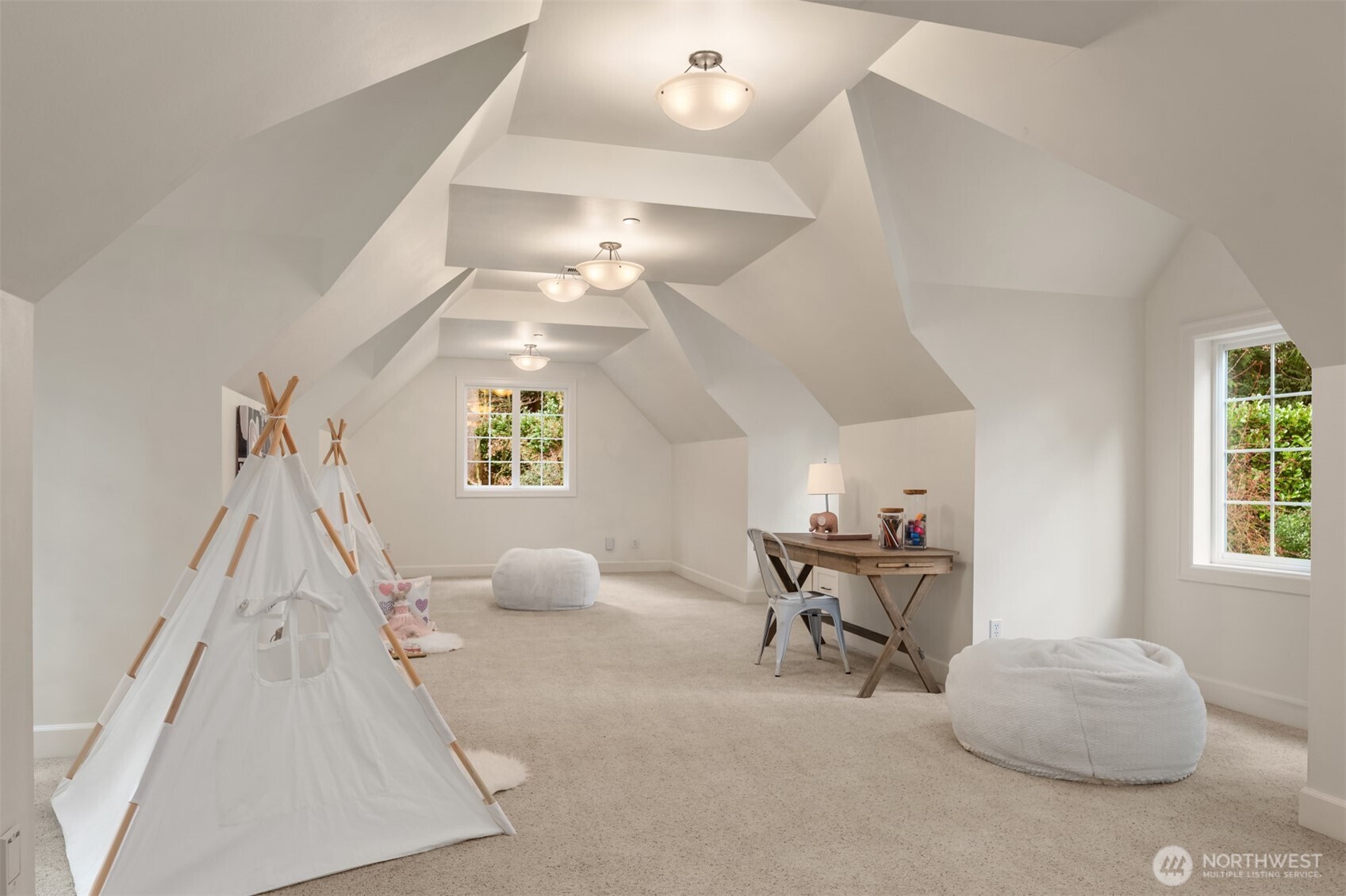 13609 NE 28th Street , Bellevue, WA 98005