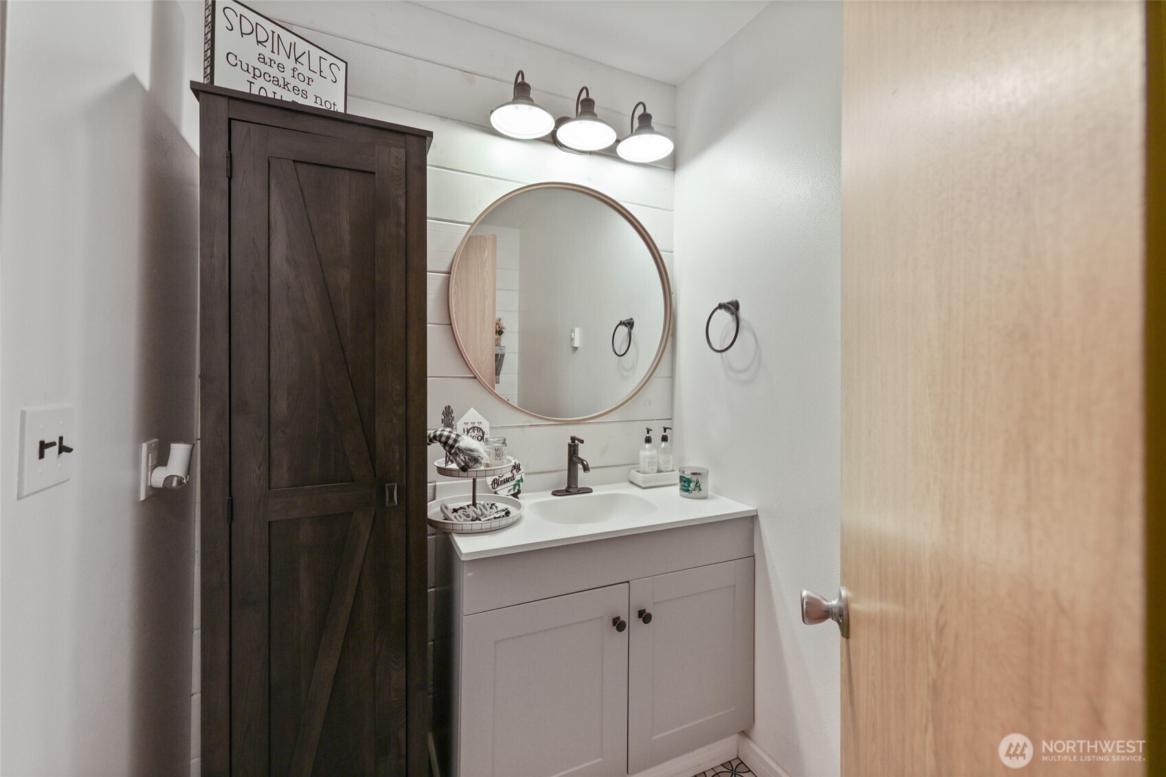 6925 E Filmore Street , Port Orchard, WA 98366