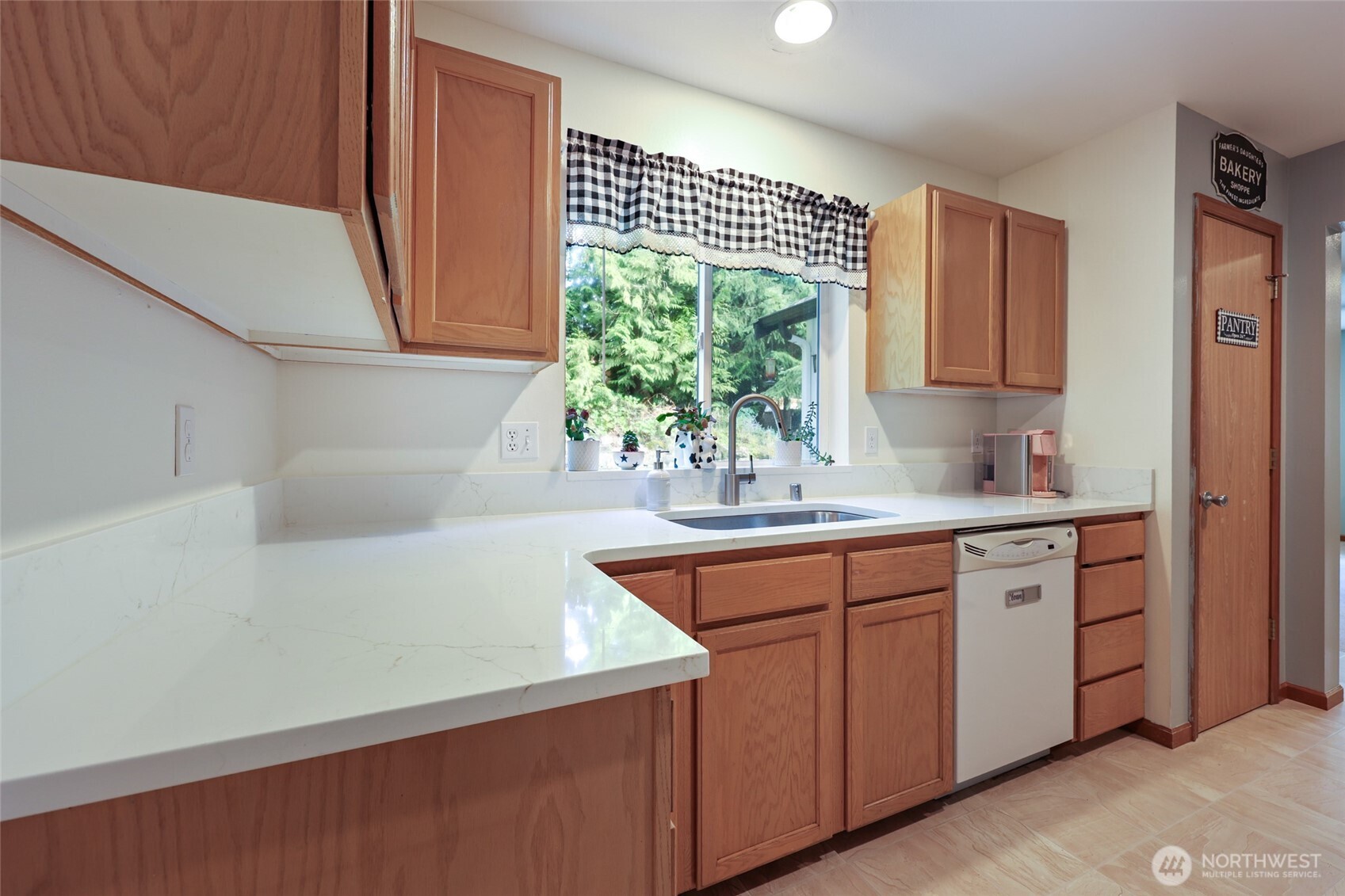 6925 E Filmore Street , Port Orchard, WA 98366