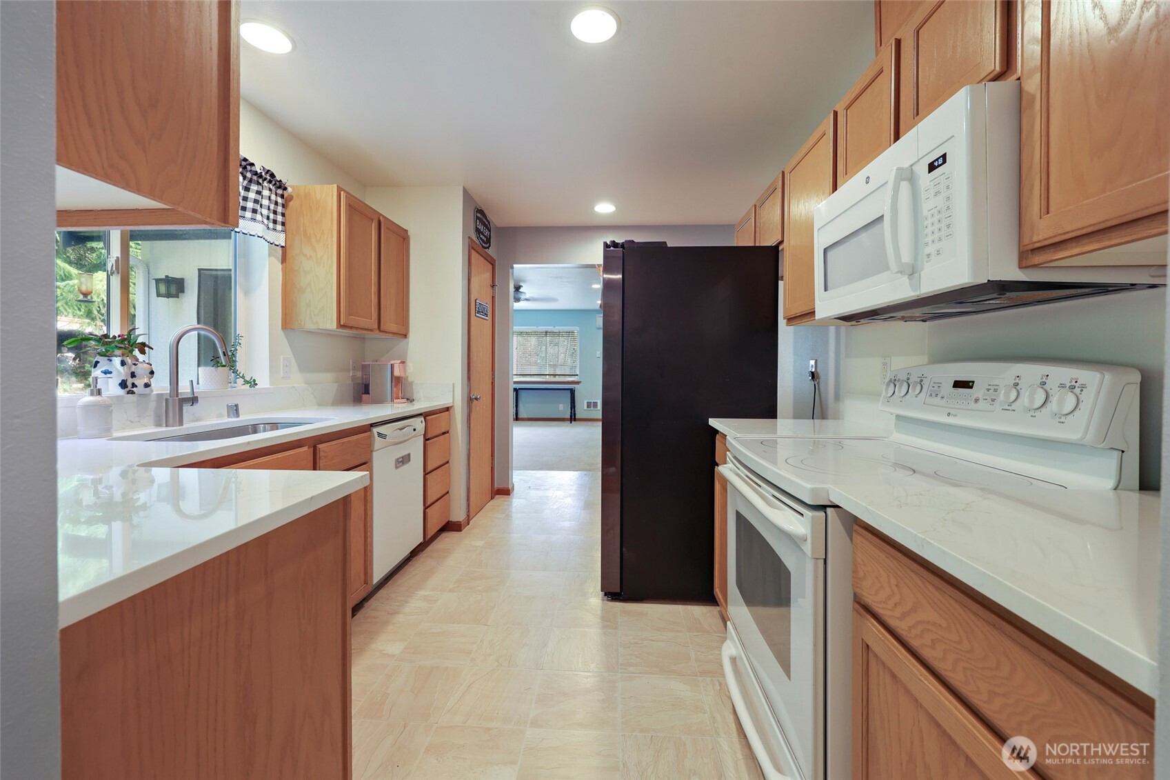 6925 E Filmore Street , Port Orchard, WA 98366