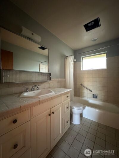 1253 NE 104th Street , Seattle, WA 98125 - Photo 11