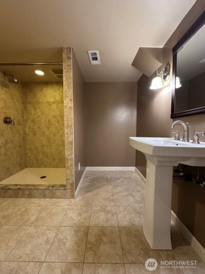 1253 NE 104th Street , Seattle, WA 98125 - Photo 15