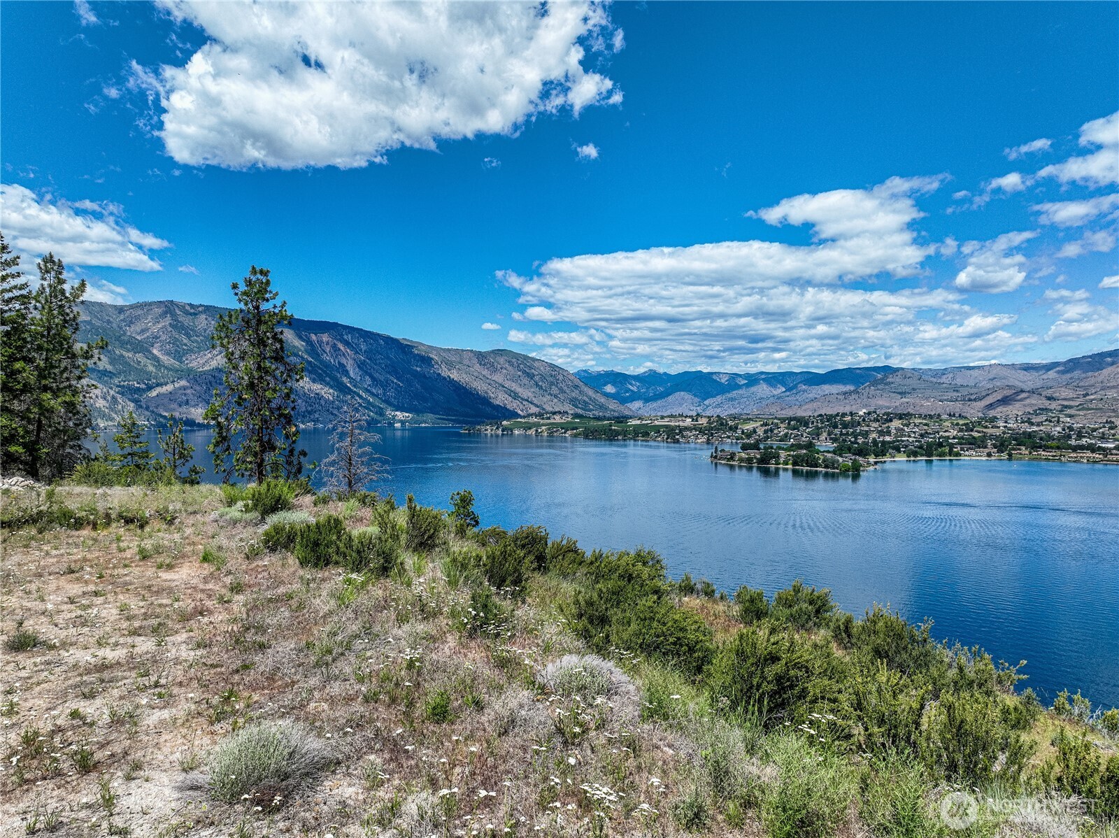 4620 South Lakeshore Rd. , Chelan, WA 98816