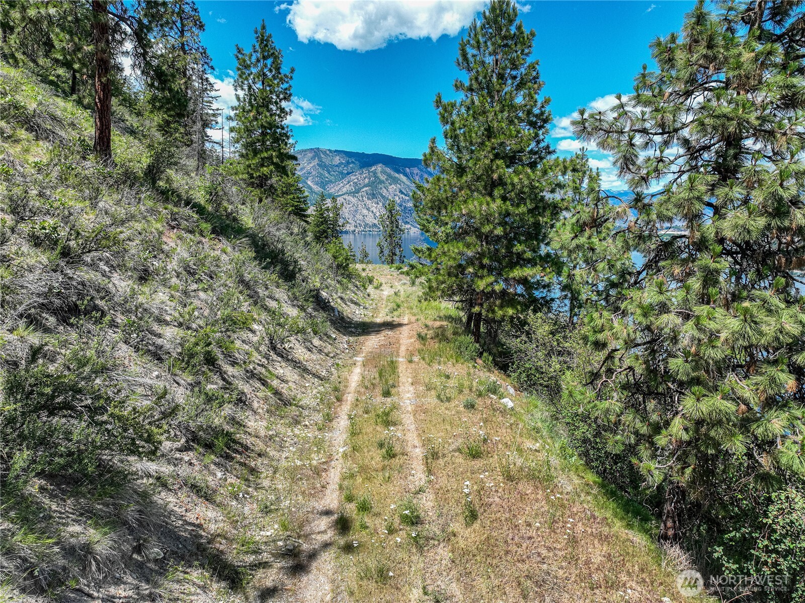 4620 South Lakeshore Rd. , Chelan, WA 98816