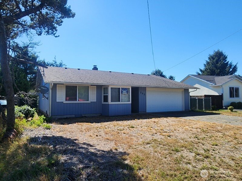 285 Mast Avenue NW, Ocean Shores, WA 98569
