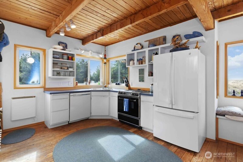 10911 Pacific Way , Long Beach, WA 98631