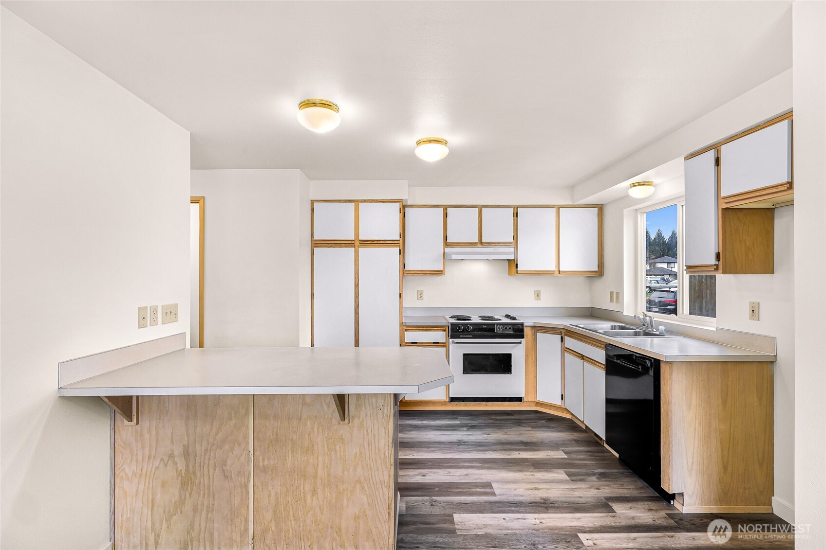 17833 27th Avenue NE, Marysville, WA 98271