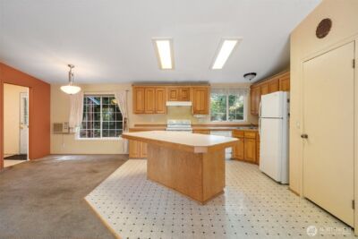 11 SE Fuchsia Avenue , Shelton, WA 98584 - Photo 8