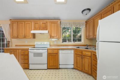 11 SE Fuchsia Avenue , Shelton, WA 98584 - Photo 10