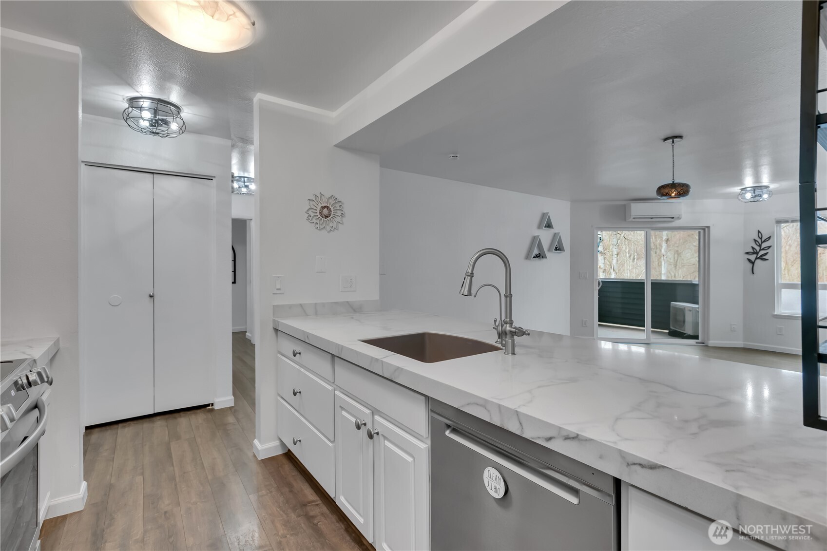 21925 7th Avenue S #A103, Des Moines, WA 98198