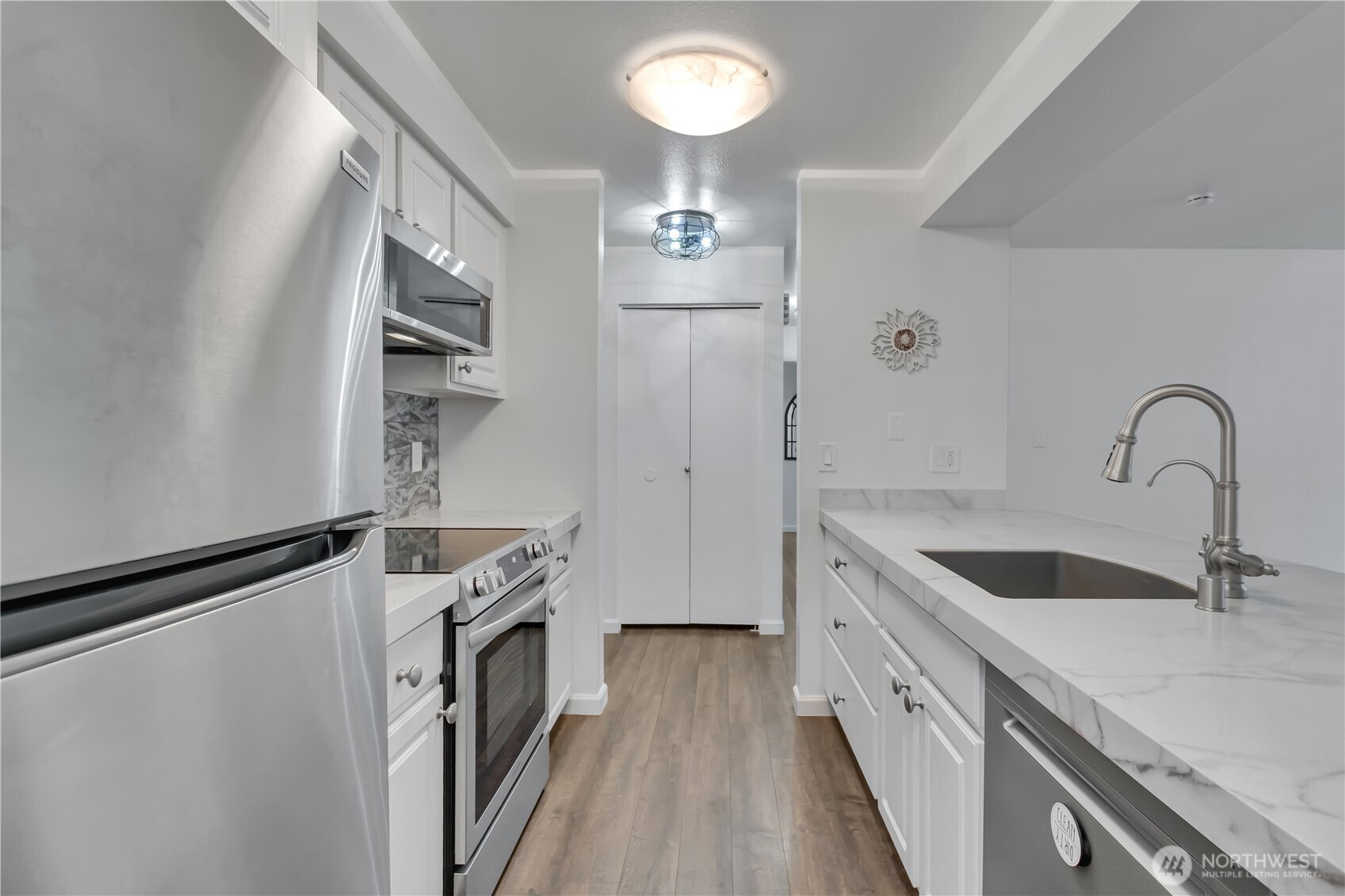 21925 7th Avenue S #A103, Des Moines, WA 98198