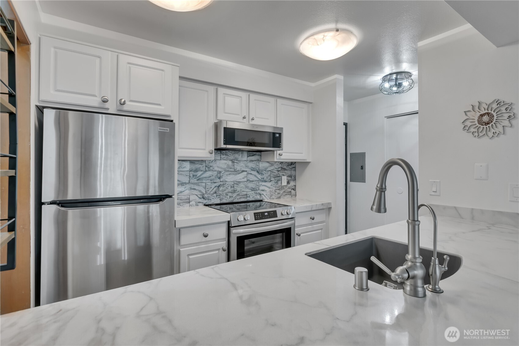 21925 7th Avenue S #A103, Des Moines, WA 98198