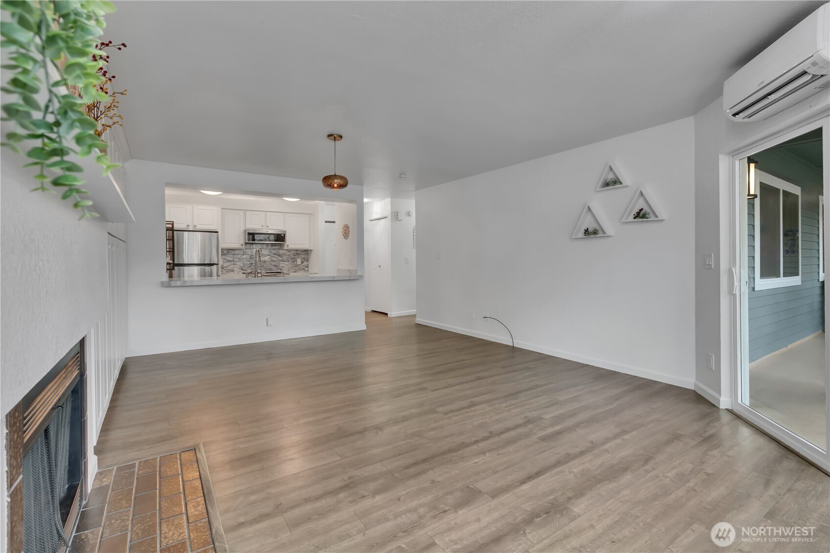 21925 7th Avenue S #A103, Des Moines, WA 98198