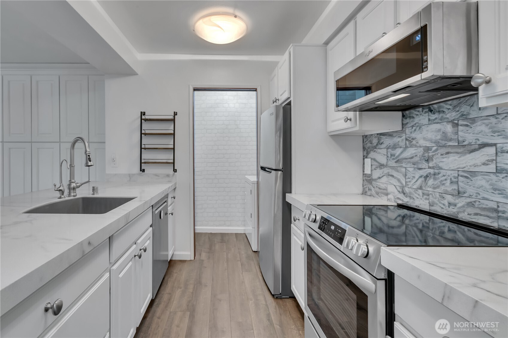 21925 7th Avenue S #A103, Des Moines, WA 98198