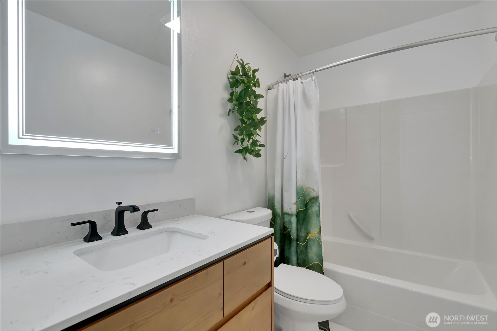 2367 Yakima Court , Tacoma, WA 98405