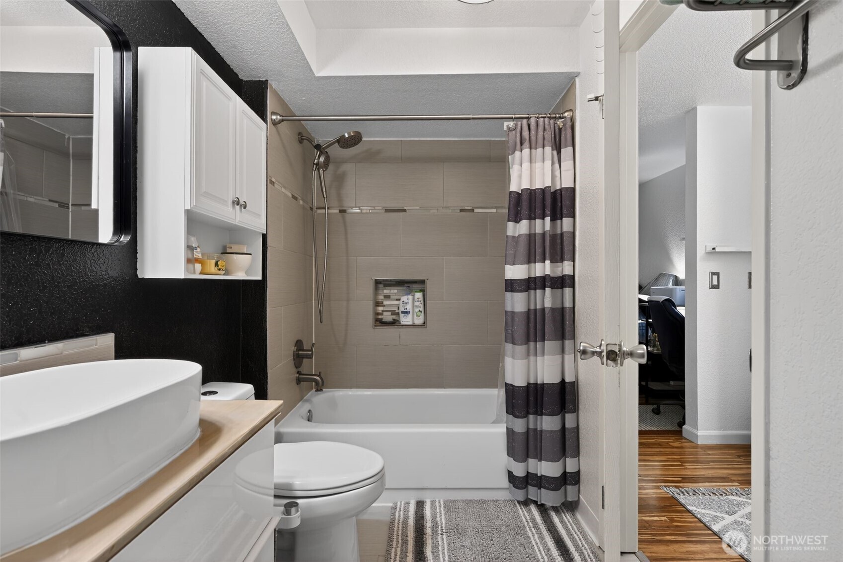 25131 98th Place S #B110, Kent, WA 98030