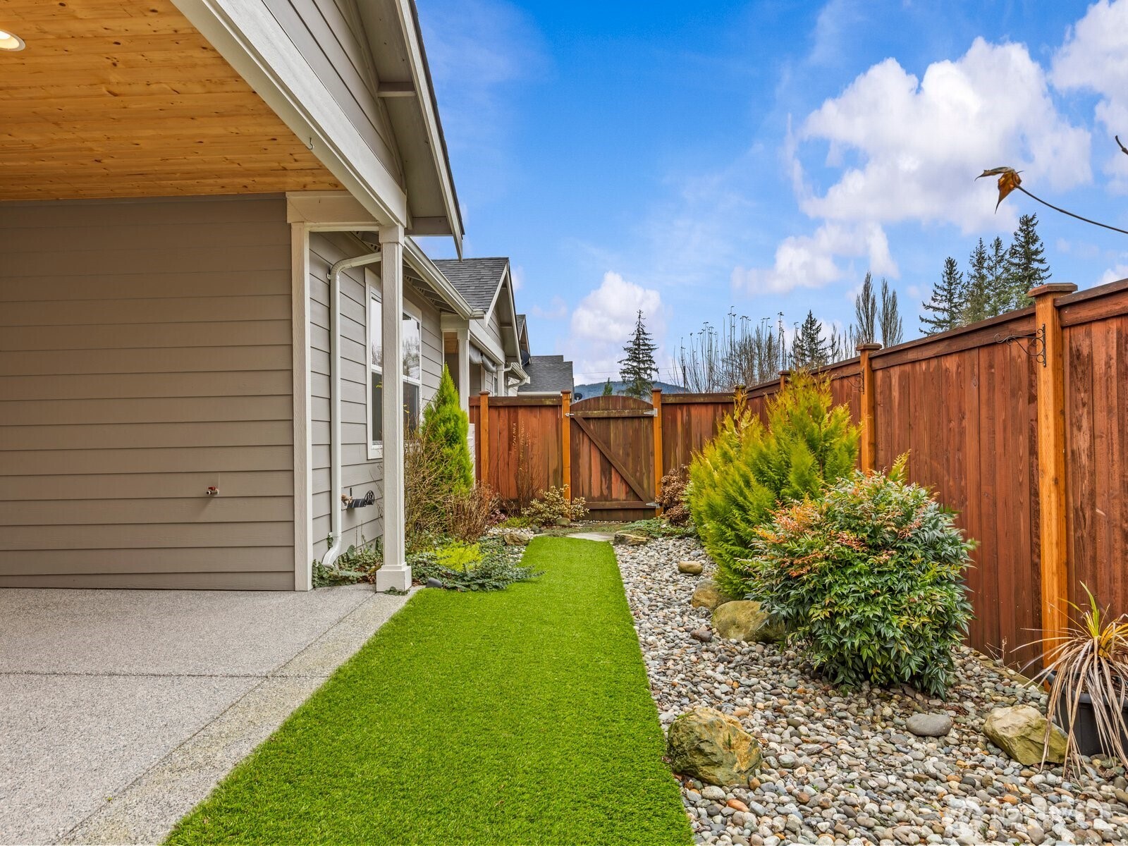 742 Parkland Loop , Sedro Woolley, WA 98284