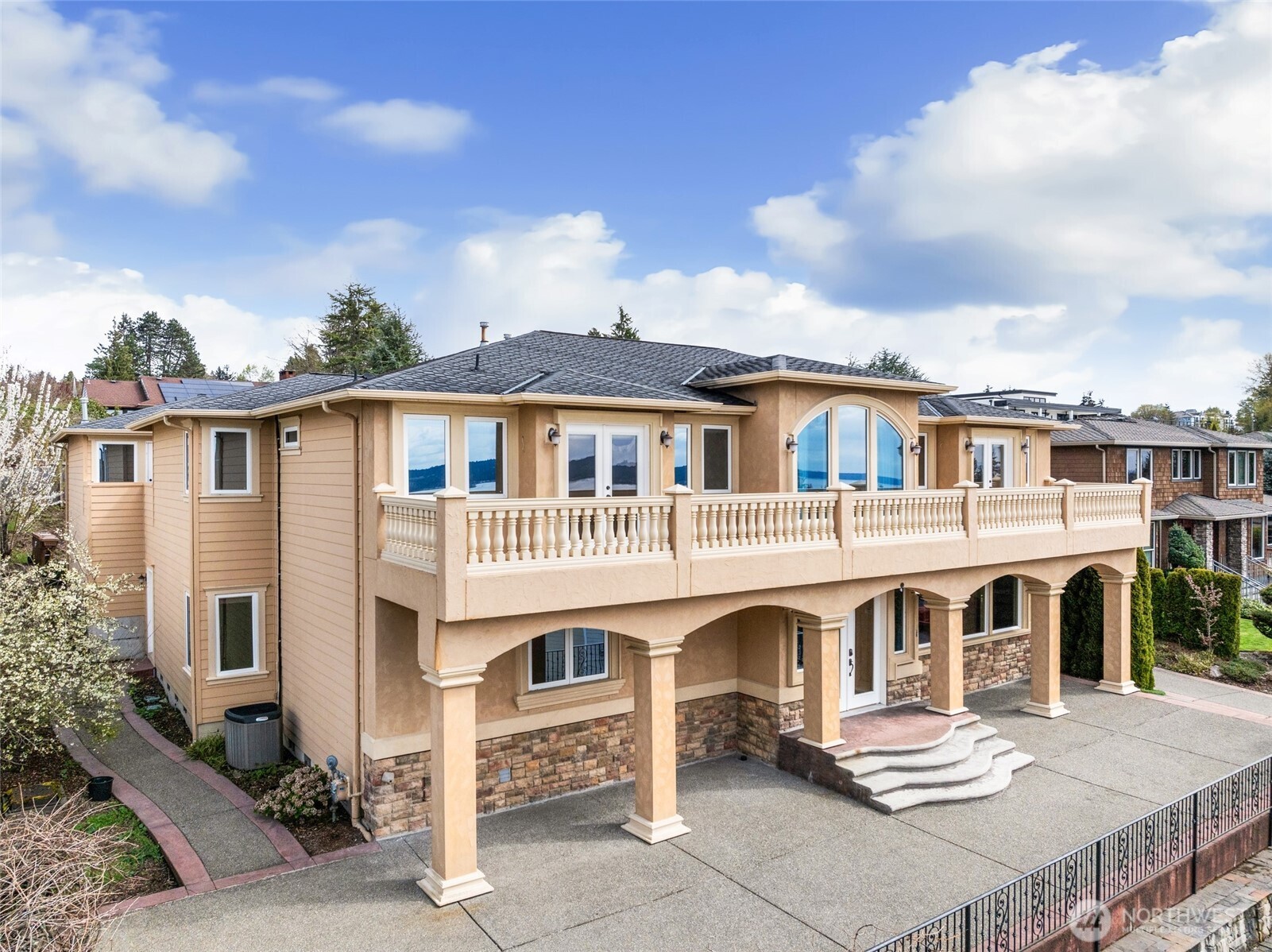 7613 N 10th Street , Tacoma, WA 98406