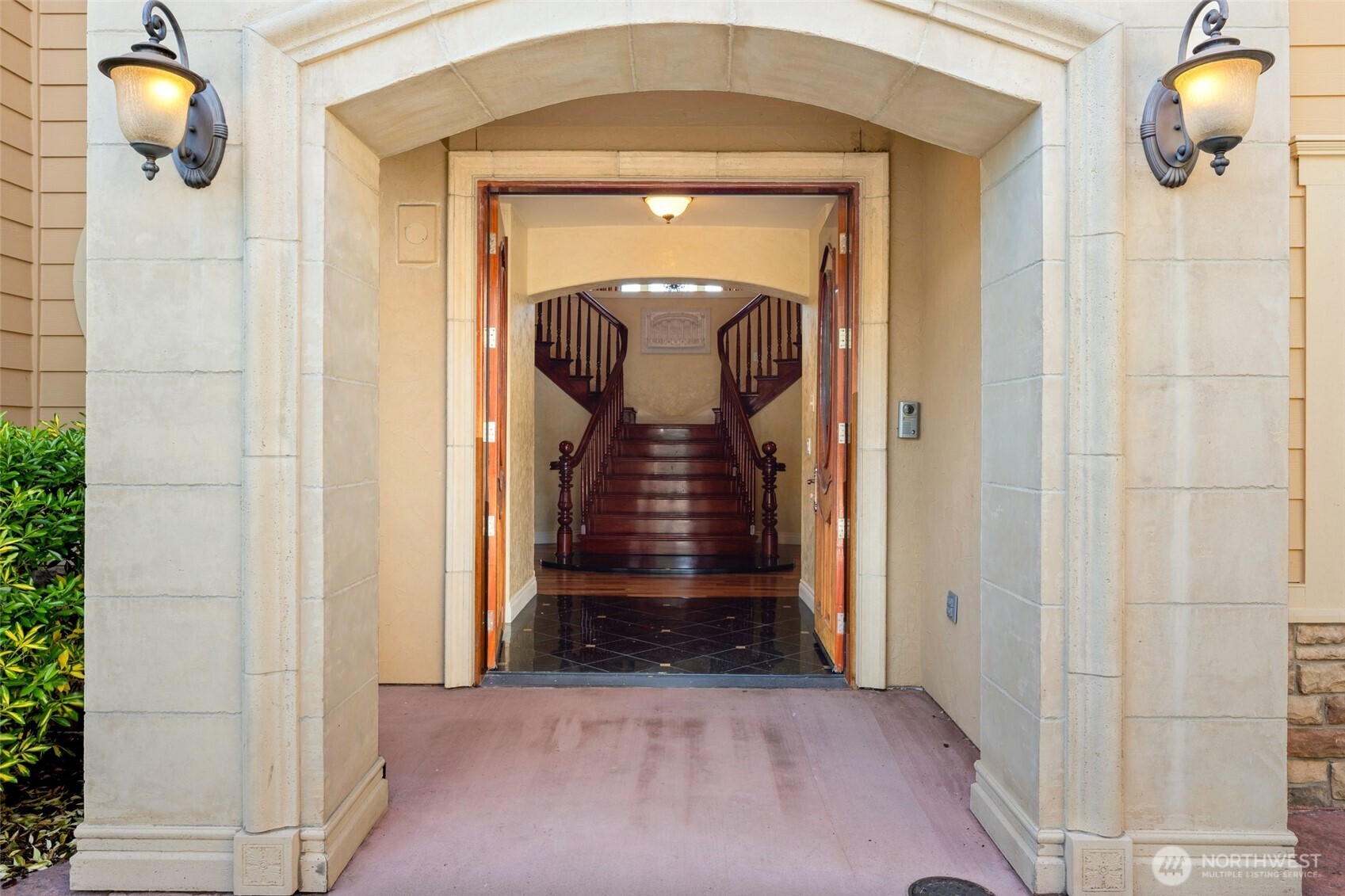 7613 N 10th Street , Tacoma, WA 98406