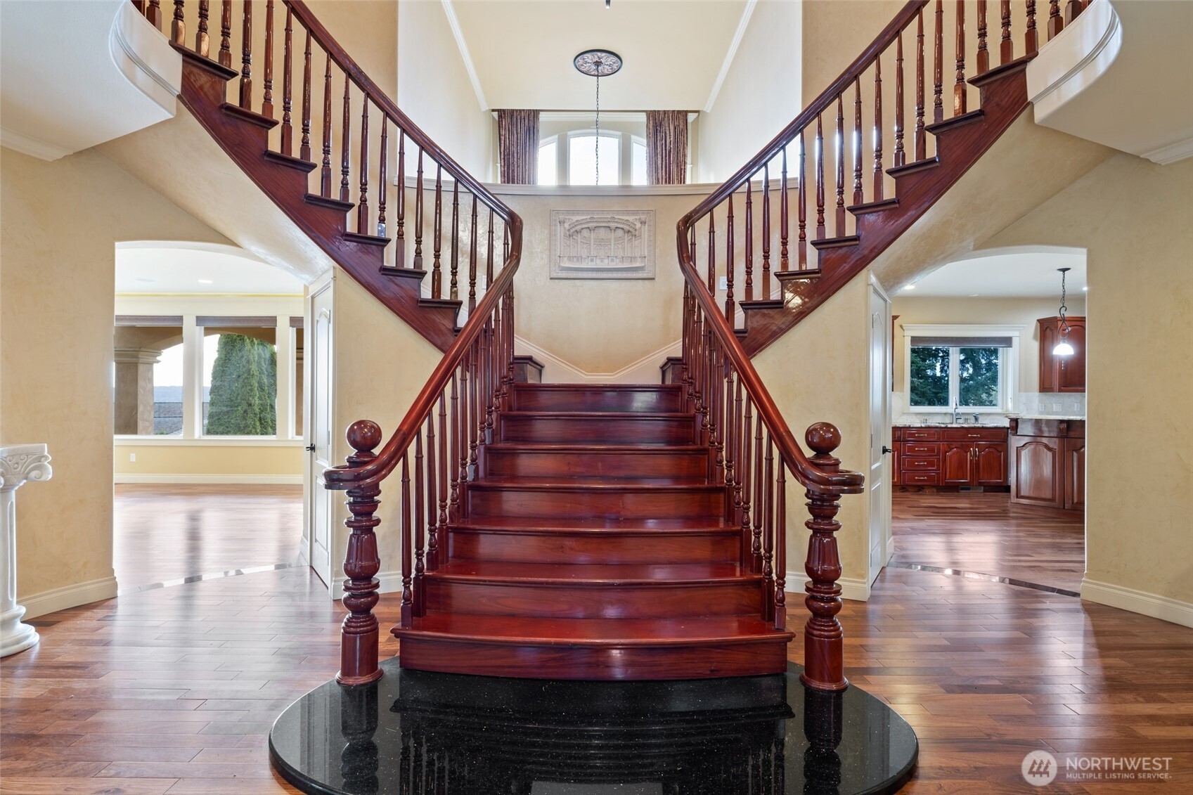 7613 N 10th Street , Tacoma, WA 98406