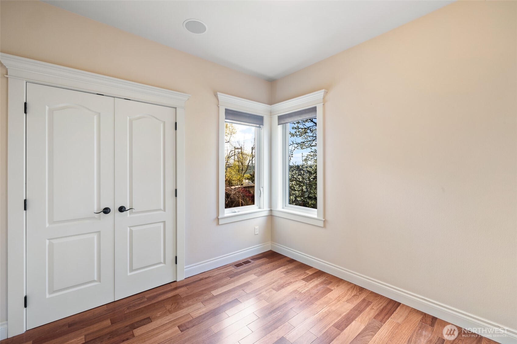 7613 N 10th Street , Tacoma, WA 98406