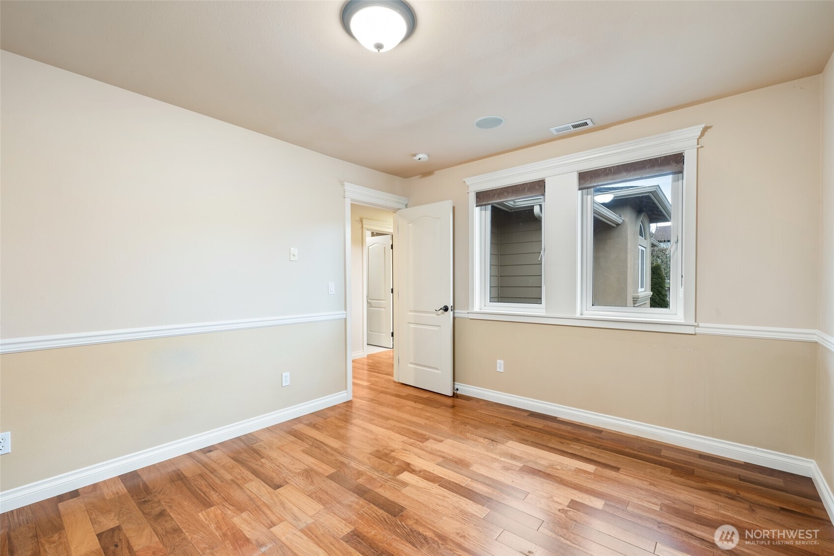 7613 N 10th Street , Tacoma, WA 98406