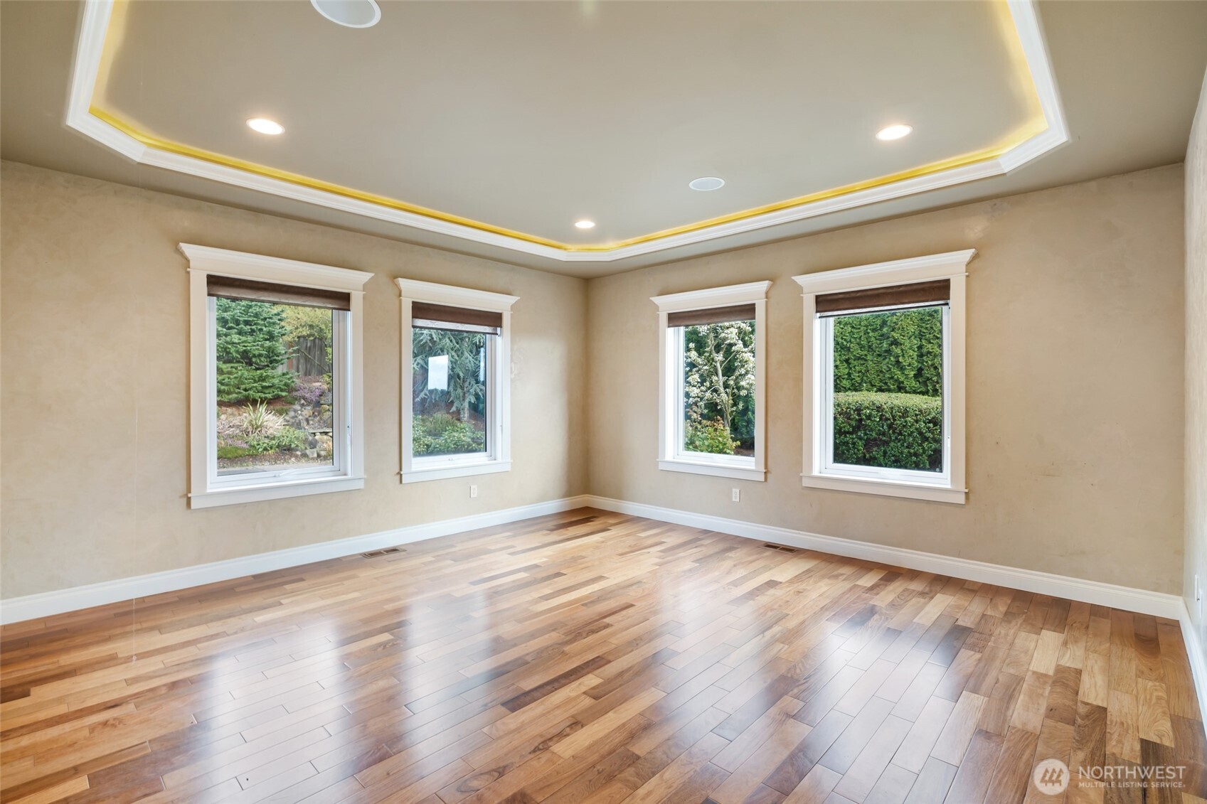 7613 N 10th Street , Tacoma, WA 98406