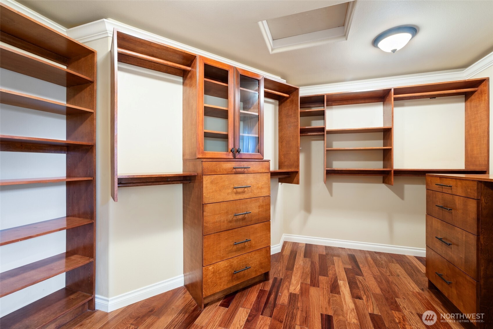 7613 N 10th Street , Tacoma, WA 98406