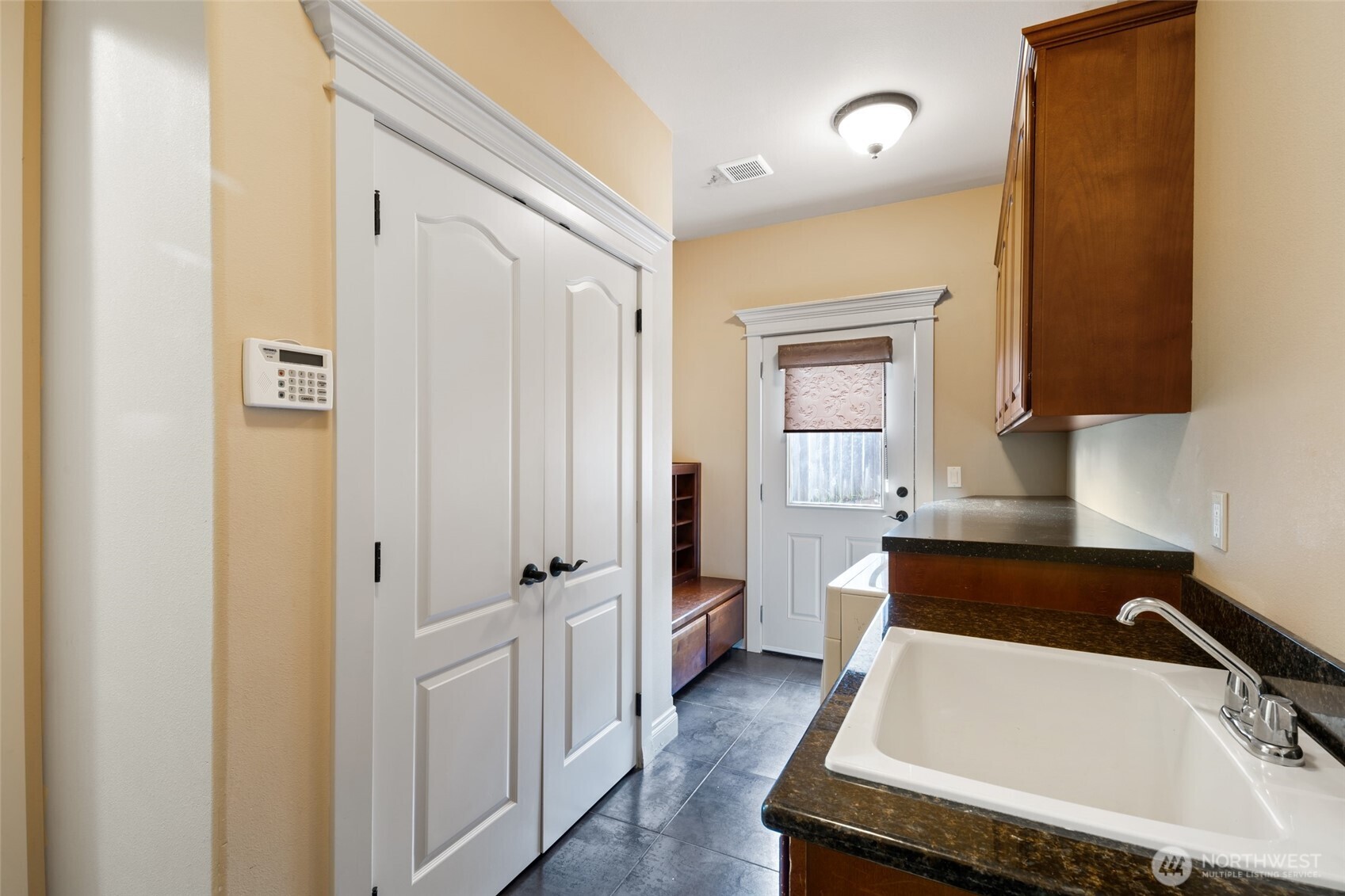 7613 N 10th Street , Tacoma, WA 98406