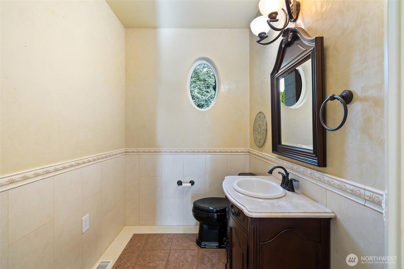 7613 N 10th Street , Tacoma, WA 98406