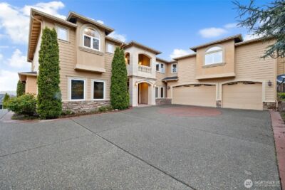 7613 N 10th Street , Tacoma, WA 98406 - Photo 2