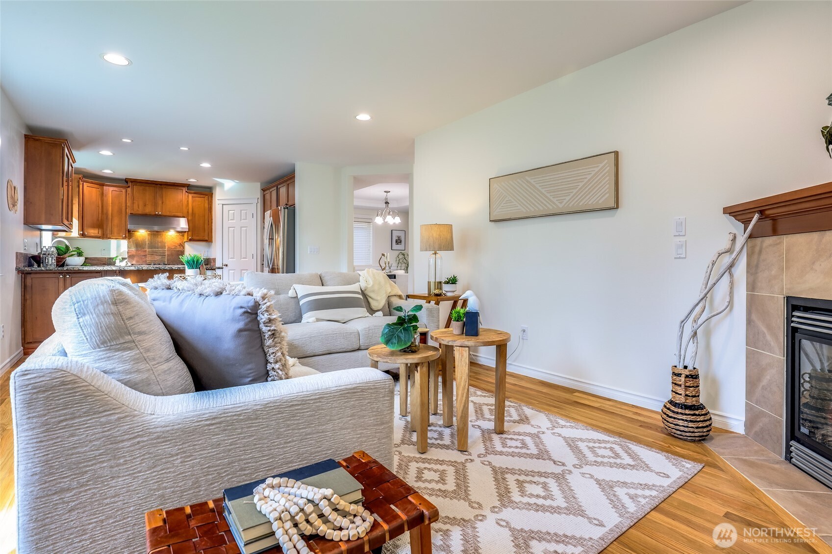 725 N 198th Street , Shoreline, WA 98133