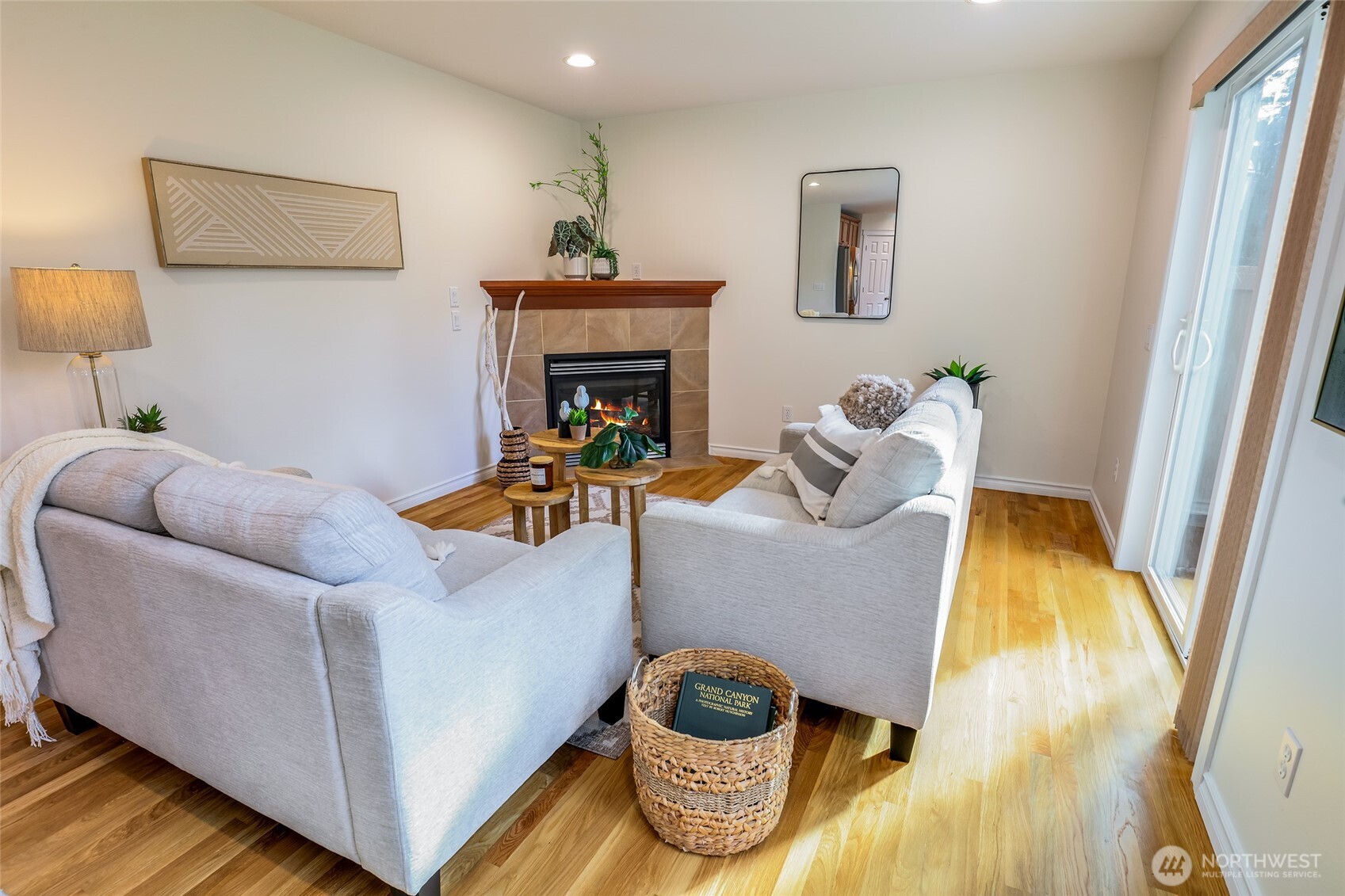 725 N 198th Street , Shoreline, WA 98133