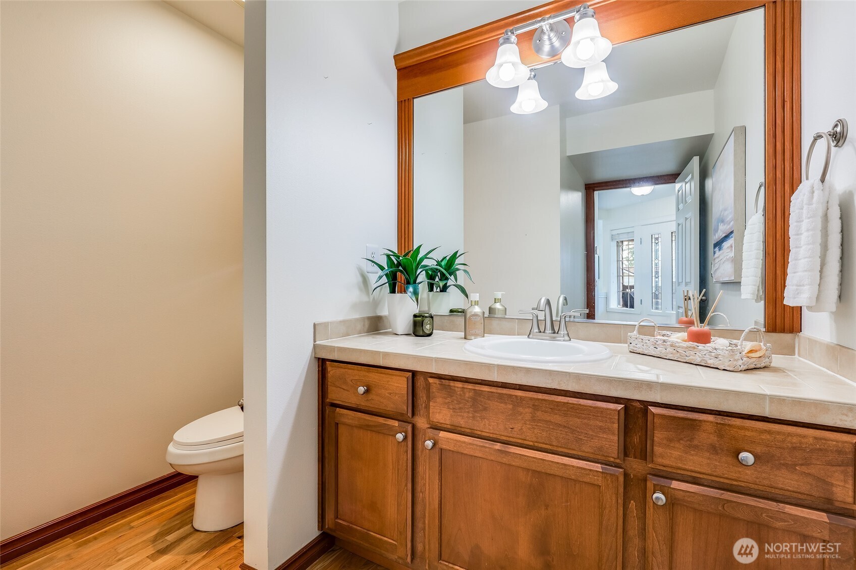 725 N 198th Street , Shoreline, WA 98133