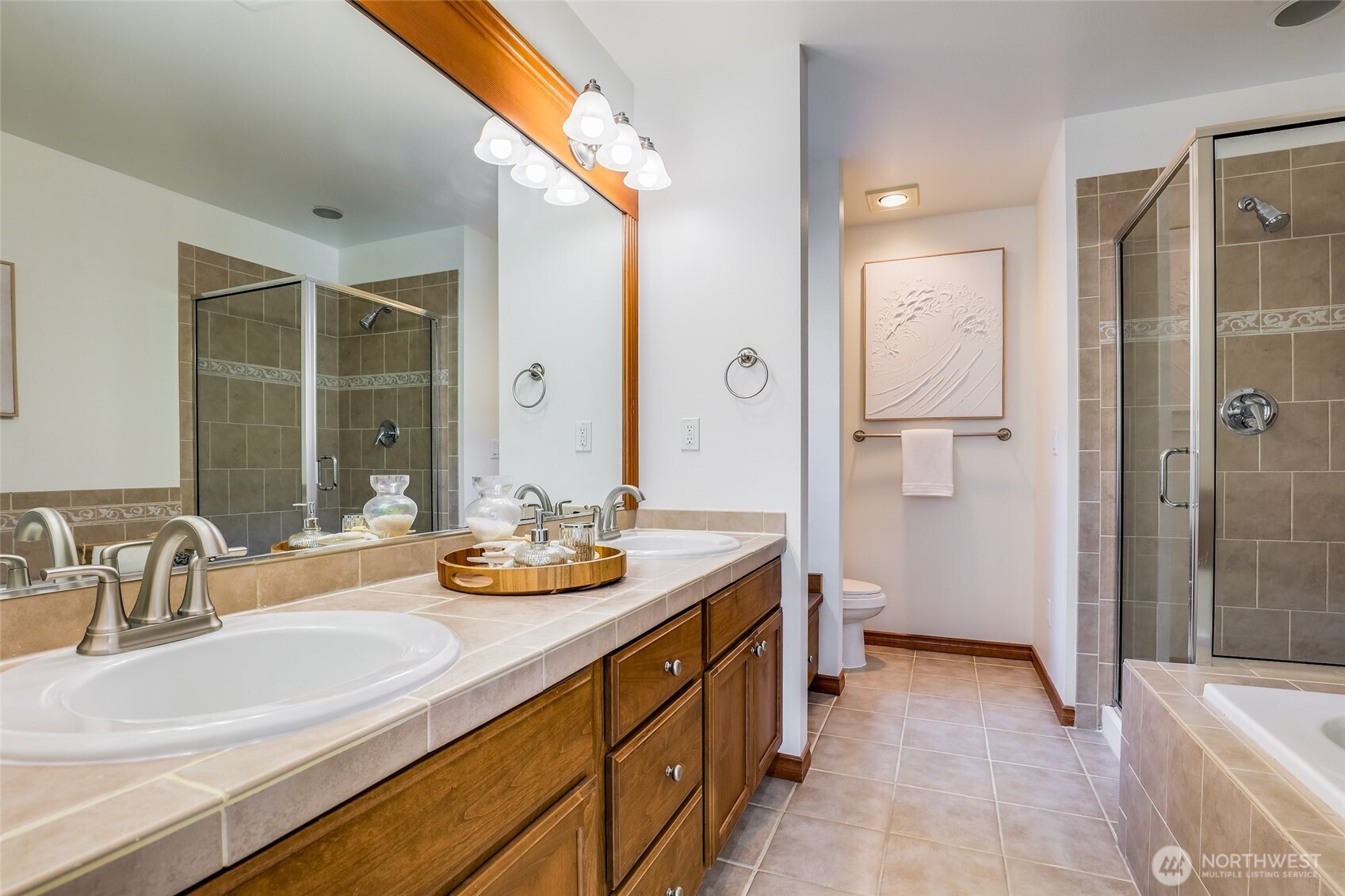 725 N 198th Street , Shoreline, WA 98133