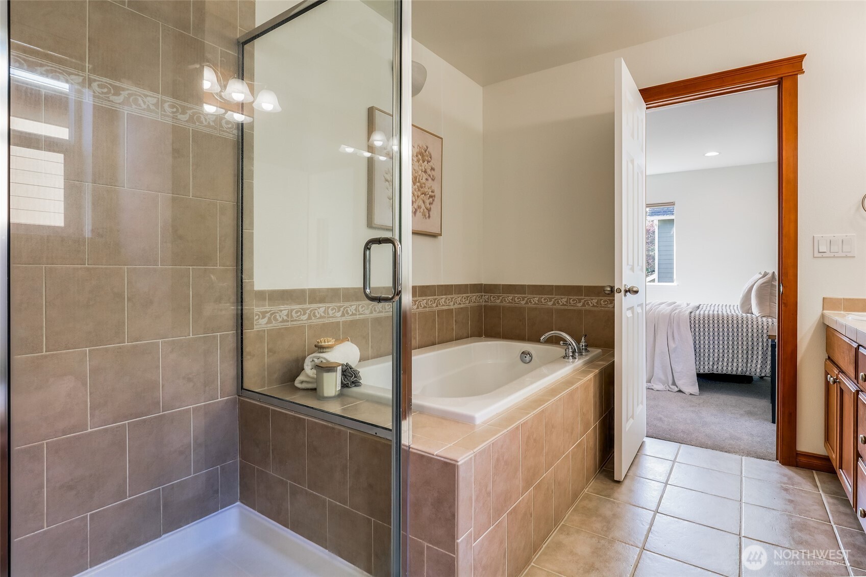 725 N 198th Street , Shoreline, WA 98133