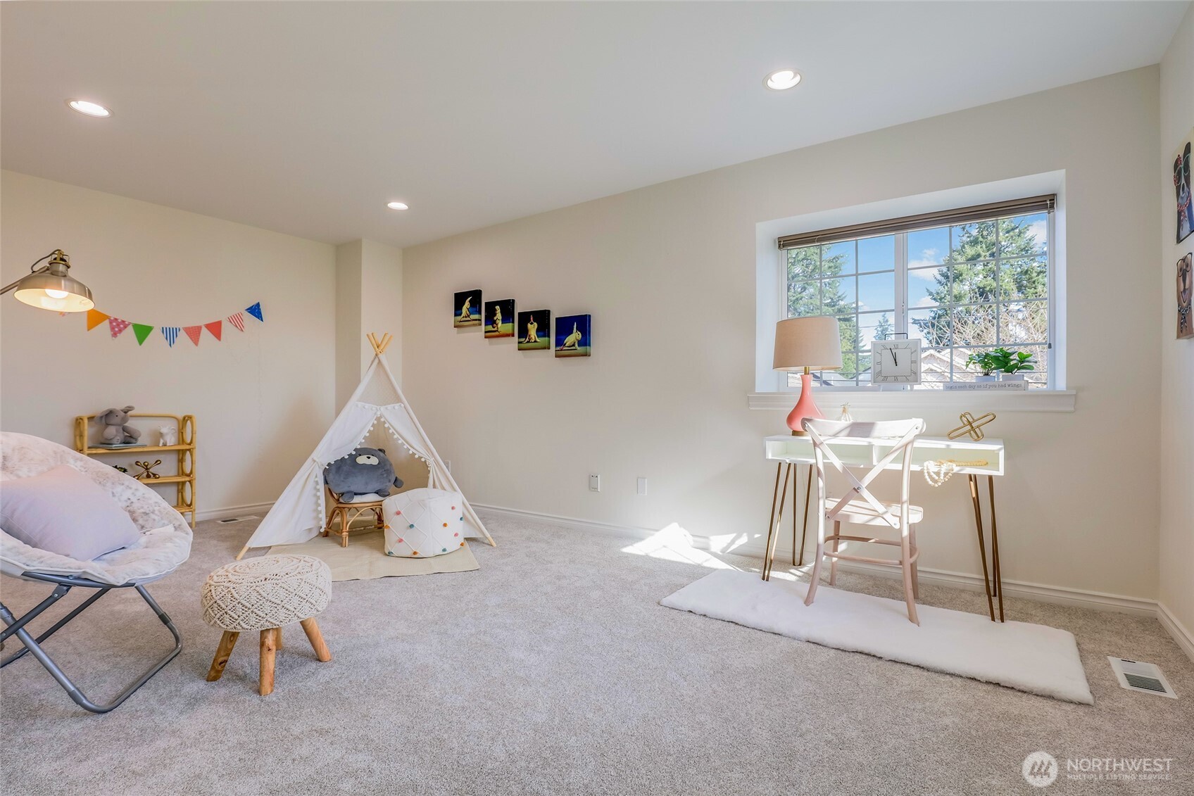 725 N 198th Street , Shoreline, WA 98133