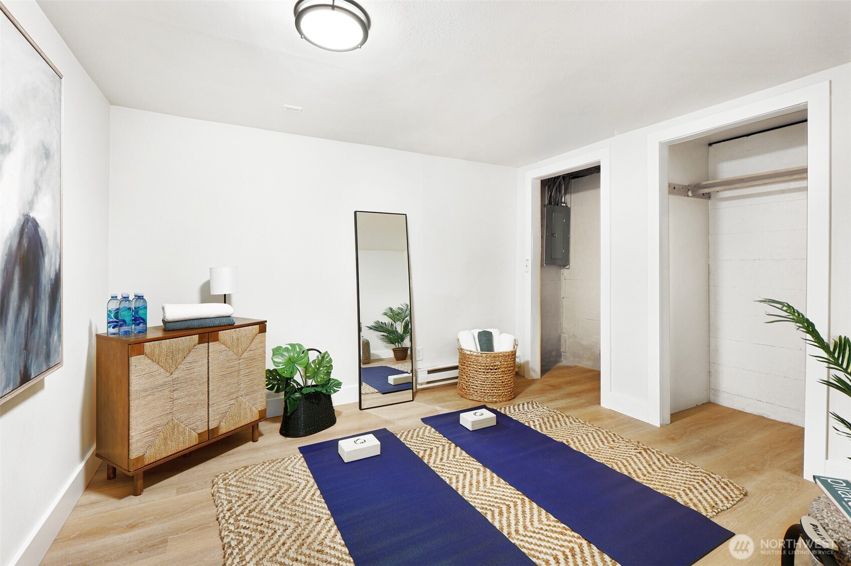 6346 26th Avenue SW, Seattle, WA 98106-1667