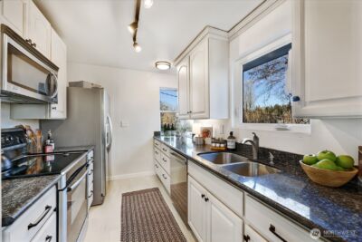 6346 26th Avenue SW, Seattle, WA 98106-1667 - Photo 8