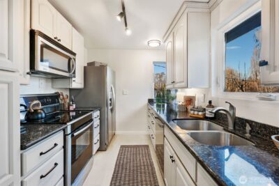 6346 26th Avenue SW, Seattle, WA 98106-1667 - Photo 9