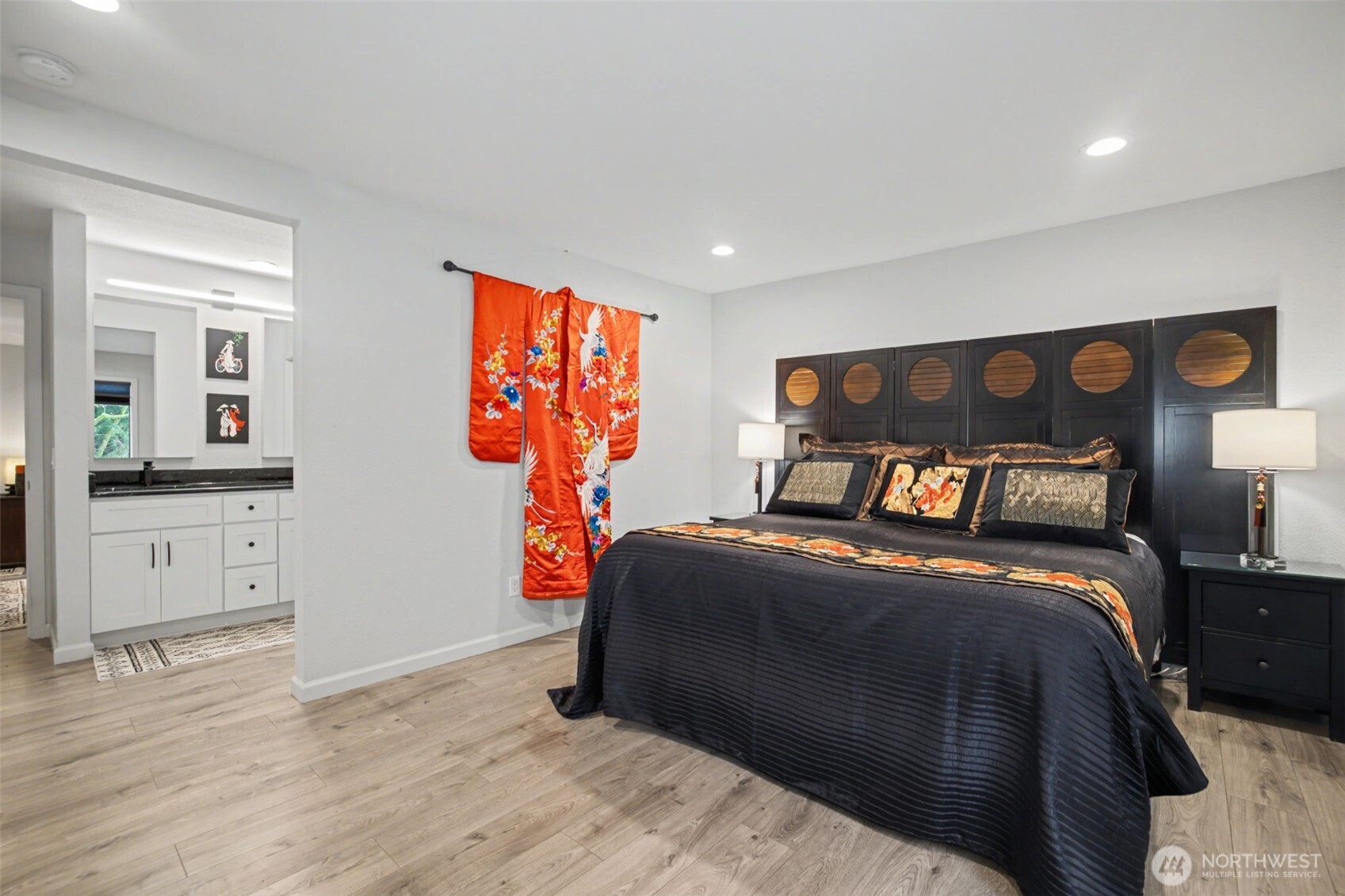 28313 Redondo Way S #310, Des Moines, WA 98198